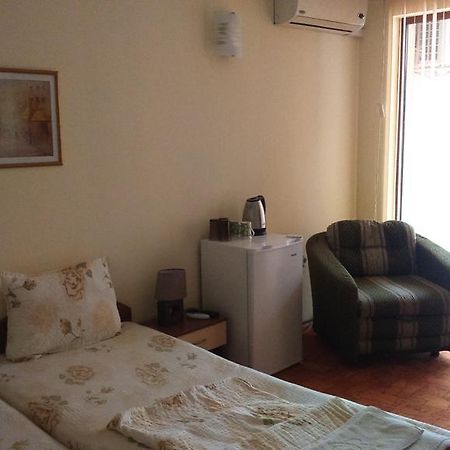 Guest House Pri Valyo Primorsko Ngoại thất bức ảnh
